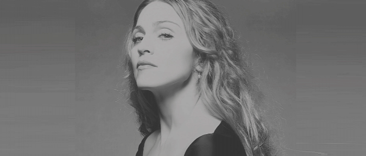 Madonna retoma projeto engavetado e prepara disco de remixes