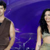 Demi Lovato se reúne Jonas Brothers e canta hits de "Camp Rock"