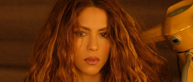 Em passeio pela Disney, Shakira confirma que próximo projeto será álbum de inéditas