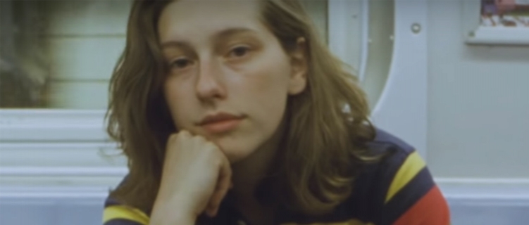 King Princess lança clipe para Upper West Side; vem assistir!