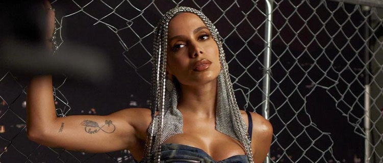 Anitta mostra bastidores da capa do “Funk Generation” e fãs levantam teoria!