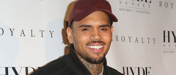 Chris Brown anuncia o título de seu novo álbum: "Breezy"