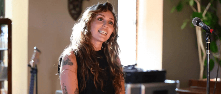 Miley Cyrus ganhará estrela na 'Calçada da Fama' em 2026