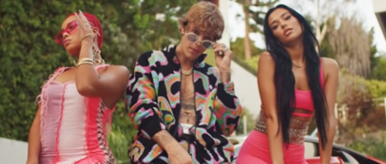 Justin Bieber estrela o clipe de "POPSTAR", a parceria de DJ KHaled e Drake
