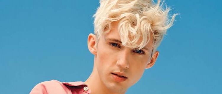 Troye Sivan atualiza fãs sobre andamento de novo álbum: “me sinto pronto para criar de novo”
