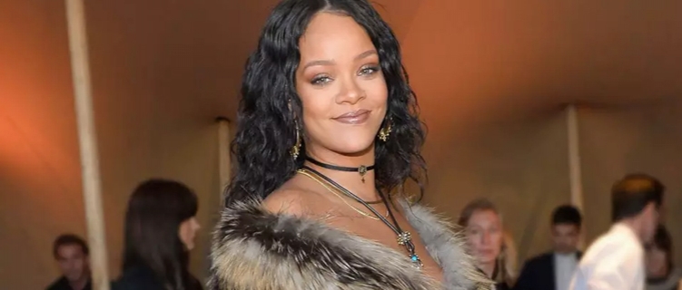 Rihanna conquista sua 11ª música com 6 certificados de platina nos EUA e faz história