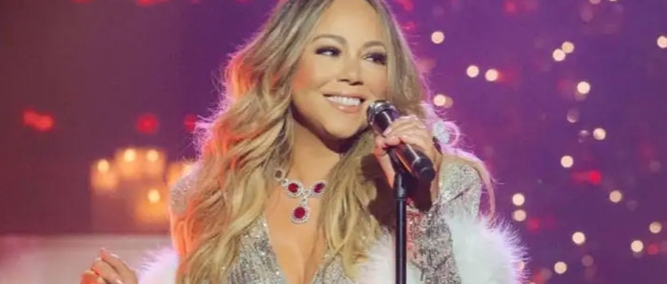Mariah Carey tem o primeiro número 1 "de 2022" com "All I Want for Christmas Is You"