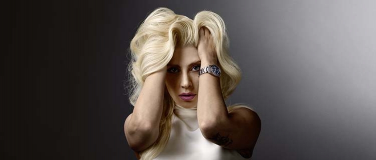 Lady Gaga faz desabafo: “quando eu era jovem, nunca me senti bonita”