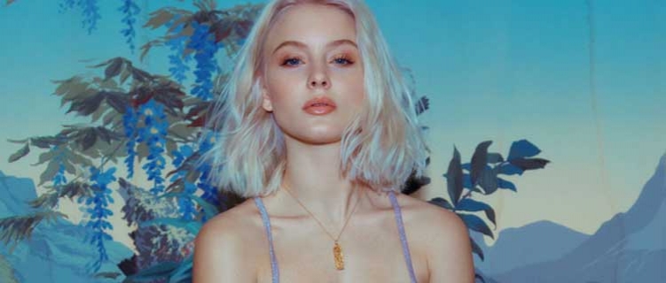 Zara Larsson apresentará canções de “Poster Girl” em show comemorativo ao Dia Internacional da Mulher