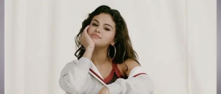 Selena Gomez em ensaio para sua nova linha de roupas e muito mais nas imagens da semana