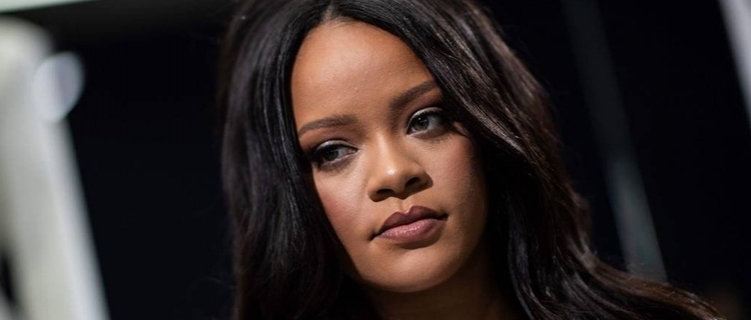 Não, Rihanna não alugou uma ilha inteira para gravar seu novo álbum