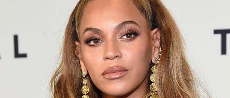Beyoncé recebe prêmio de “Artista do Ano” no NAACP Image Awards