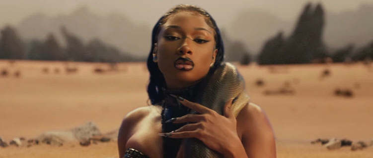 “Cobra”: Megan Thee Stallion encarna serpente em primeiro lançamento independente