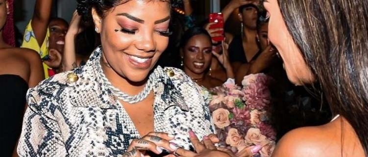 Que amor! Ludmilla realiza casamento surpresa com Brunna Gonçalves