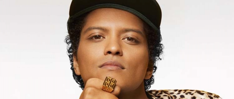 Bruno Mars revela que está em estúdio de gravação