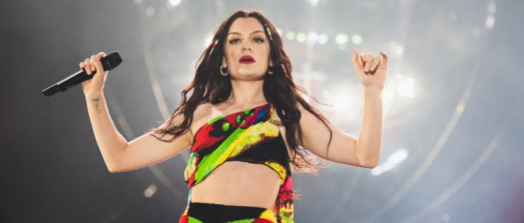 Jessie J confirma show acústico no The Town