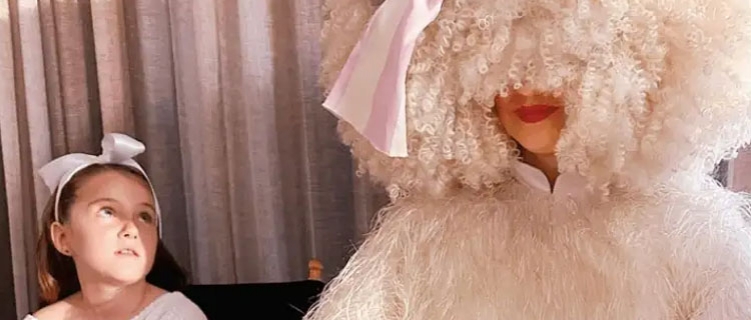Sia anuncia novo álbum, "Reasonable Woman", com participações de Kylie Minogue, Paris Hilton e mais