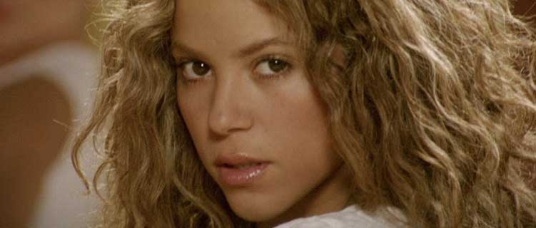 Shakira celebra 1 bilhão de visualizações do clipe de “Hips Don’t Lie”