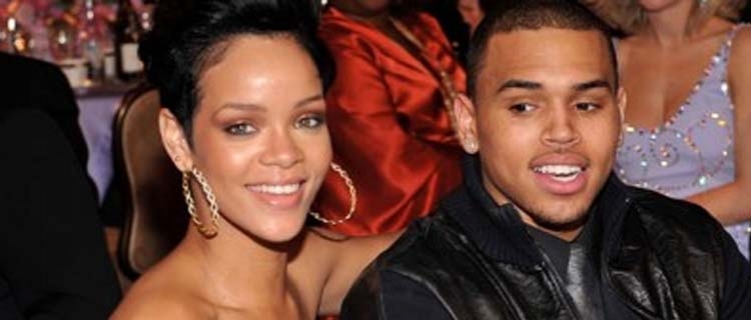 Chris Brown quer voltar com Rihanna, mesmo depois de agressão