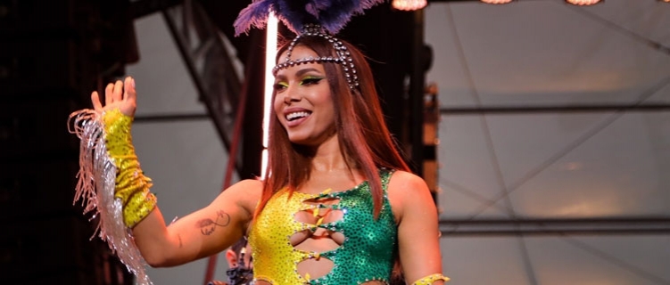 Anitta homenageará escolas de samba nos ensaios de Carnaval