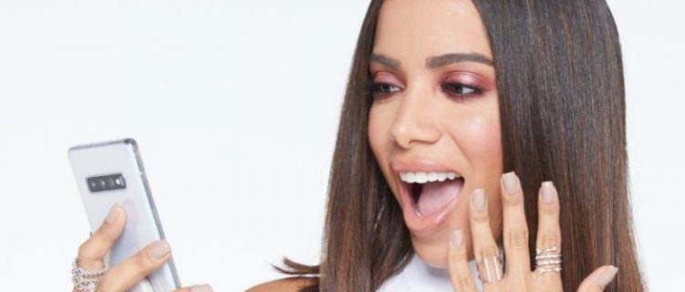 100 artistas internacionais que seguem Anitta no Instagram