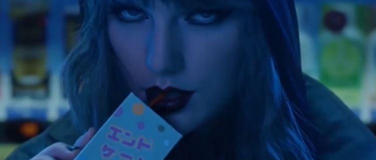 Taylor Swift faz um brinde a sua reputação no clipe de “End Game”