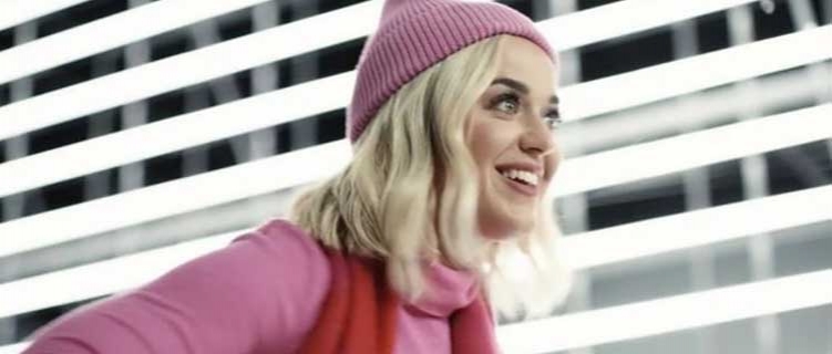 Katy Perry lança cover de “All You Need Is Love” para nova campanha