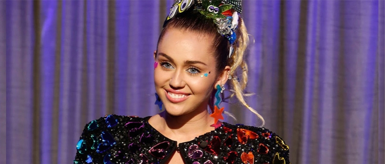 Disco novo? Miley Cyrus apaga fotos e faz faxina no Instagram!