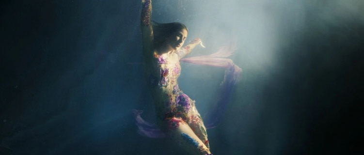 Ellie Goulding libera a tracklist de “Higher Than Heaven”, quinto álbum da carreira