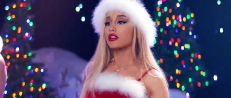 Segundo insider, Ariana Grande deverá lançar álbum natalino