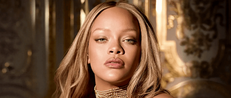 Fortuna de Rihanna cai cerca de 30% devido a "problemas nos negócios"