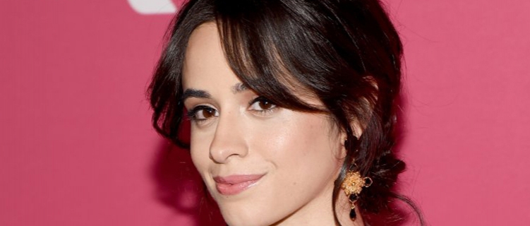 Camila Cabello anuncia quatro shows no país em outubro: “Brasil, gostosas! Estou chegando!”