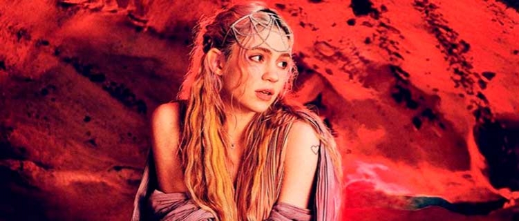 Grimes confirma participação no “Chromatica Remix”, de Lady Gaga