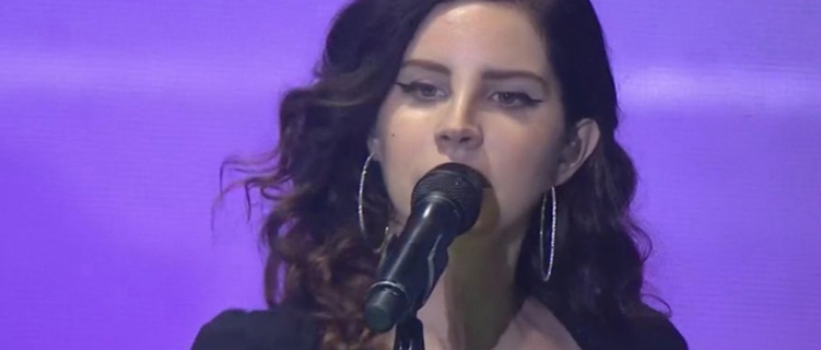 Lana del Rey é criticada por se apresentar em Israel e diz: “A música deve ser vista de maneira universal”