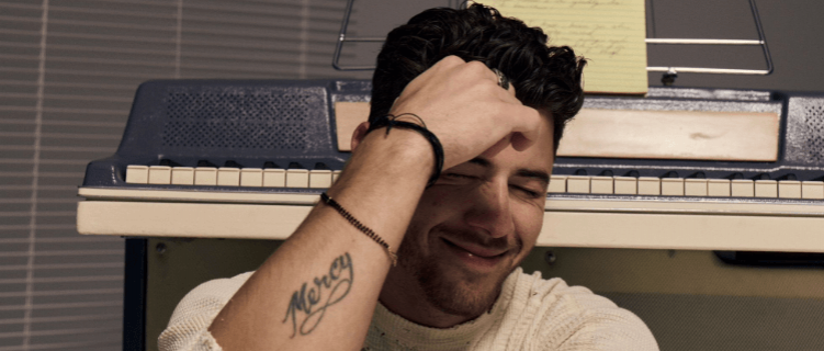 Nick Jonas anuncia novo álbum solo, "Sunday Best"