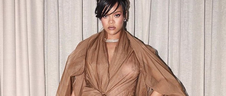 É feio até a Rihanna usar: o que falaram dos looks da cantora no Coachella