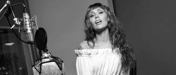 Miley Cyrus grava música para o filme “Avatar 3”