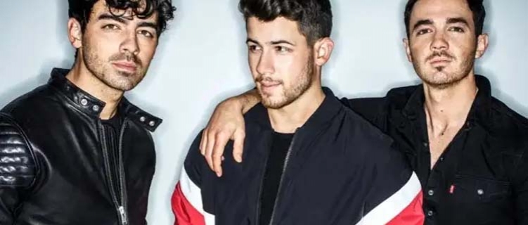 Jonas Brothers não desbancam Lewis Capaldi e ficam em segundo na parada britânica de álbuns