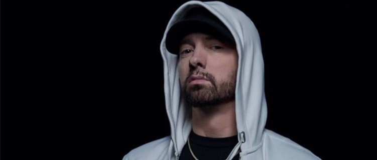 Eminem lança "Music to Be Murdered By" de surpresa. 