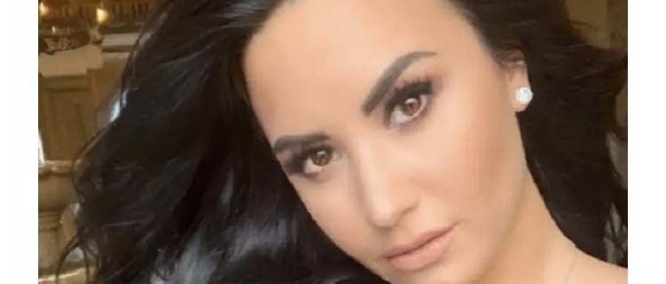 Demi Lovato é madrinha de casamento de uma das de suas melhores amigas e posta fotos. Veja!