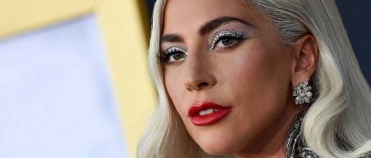 Lady Gaga conta que já sofreu de automutilação: “sou grata por não fazer mais isso e não quero glamourizar”