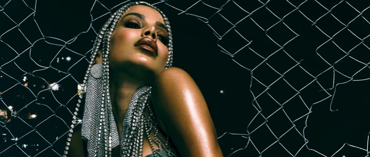 Anitta é funkstar na capa do álbum “Funk Generation”
