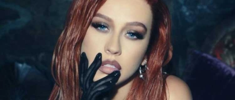 Christina Aguilera anuncia seu novo single em espanhol, "Pa' Mis Muchachas"