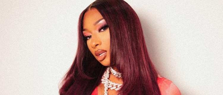 Megan Thee Stallion arquiva fotos das redes sociais e fãs especulam anúncio de novo álbum