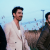 Jonas Brothers lança o novo álbum, "Greetings From Your Hometown"